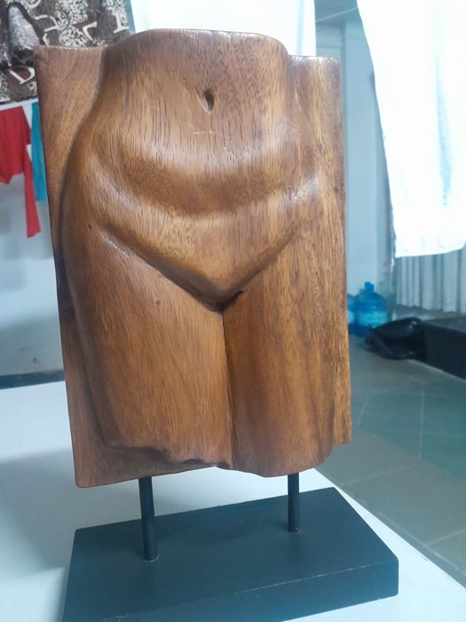 2 esculturas esculpidas em madeira africana (arte moderna)