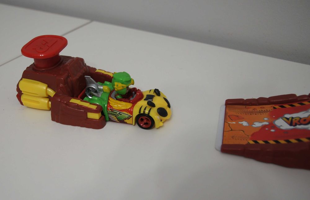 T-Racers  zestaw  Eagle Jump    Magic Box