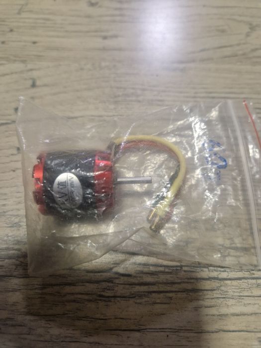 Silnik bezszczotkowy 2s-4s  1000kv samolot lub motorówka