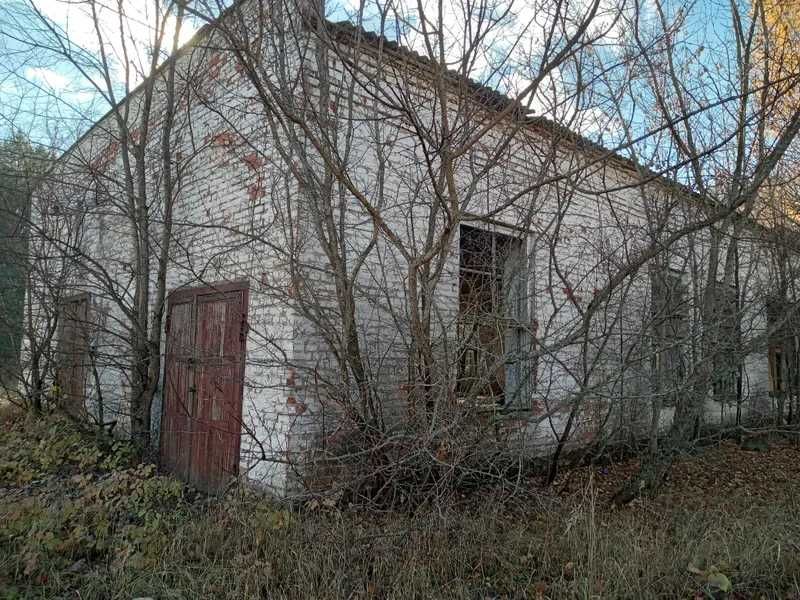 ПРОДАЖ - Група інвентарних об’єктів, площею 2106,9 кв.м. с. Кобижча