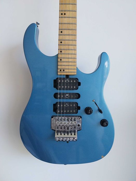 Guitarra washburn azul Floyd Rose