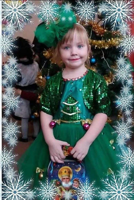 дитячі нарядні плаття,сукні Ялинки,Ельфи  та інші  на виступи