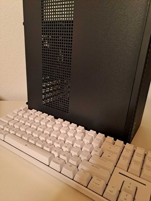PC Gaming Ryzen 5 3400G / 16GB Geil DDR4 / Windows 11