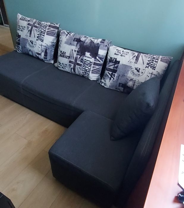 Używany sofa,narożnik,poduchy,pufa.