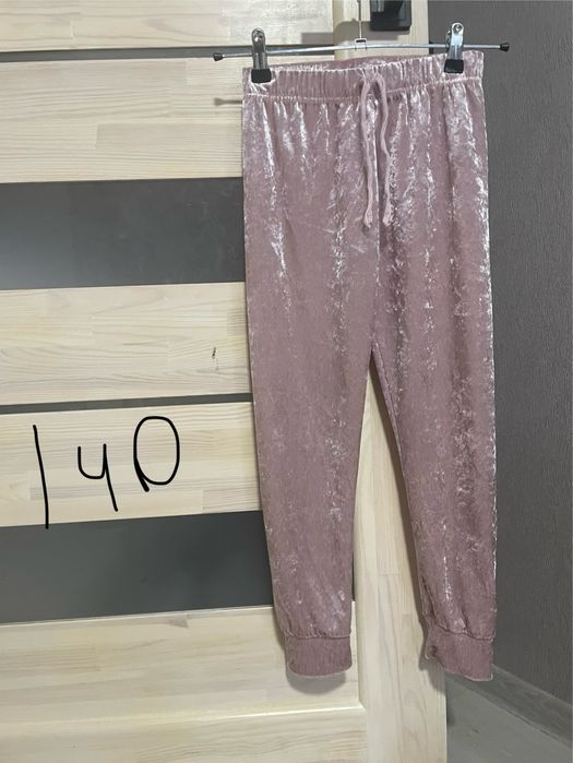 Одяг для дівчинки