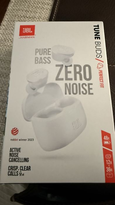 Headphones JBL TUNE BUDS novo selado c/garantia de 2 anos.