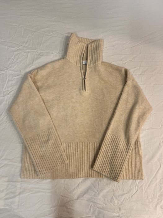 Кофтинка з BERSHKA