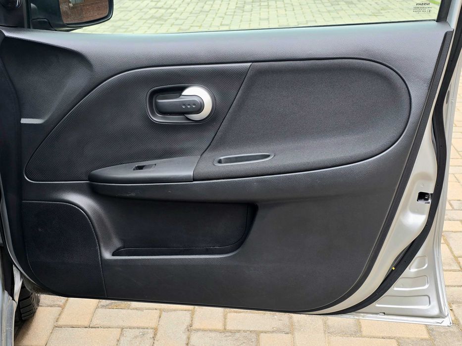 Nissan Note 2012г.в. 1.4 бензин не крашен, пробег 89 тыс
