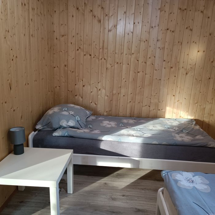 Domek nad samym jeziorem Wielkie Leźno z  pomostem i łó