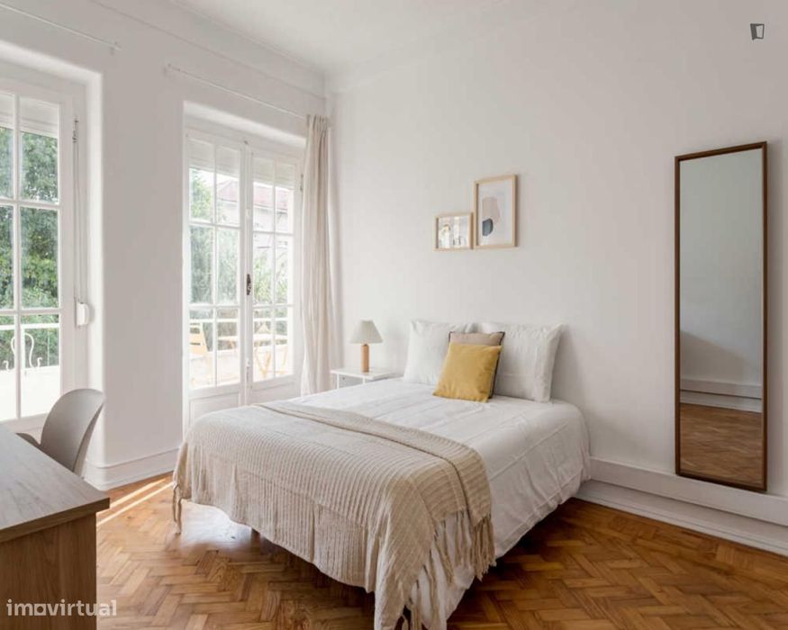 Quarto - localizado em Alvalade Lisbon