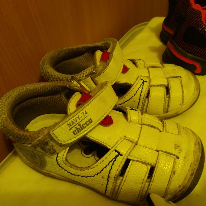 Sapatilhas e sandálias - tamanho 18 a 21