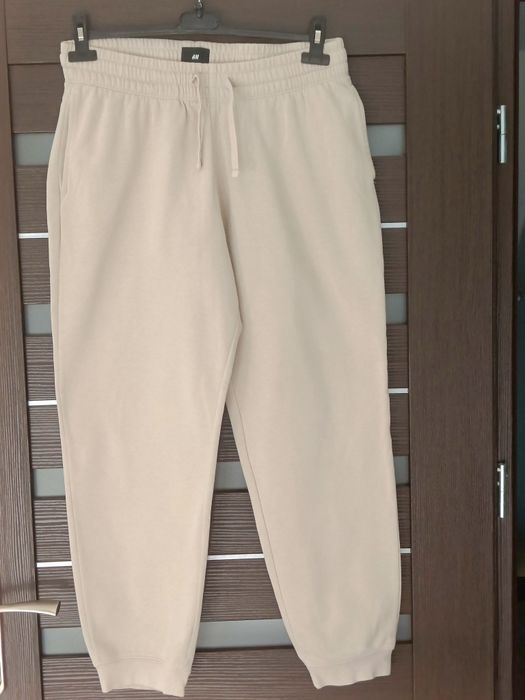 Beżowe dresy męskie rozmiar s