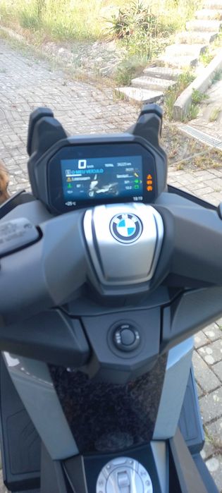 Vendo Mota BMW C400GT 2021 em otimo estado .