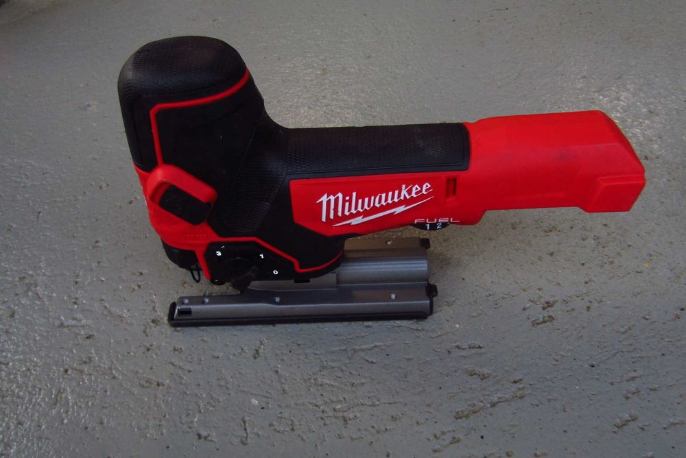 Milwaukee Wyrzynarka M18 FBJS Szlifierka M18 FSAG 125X