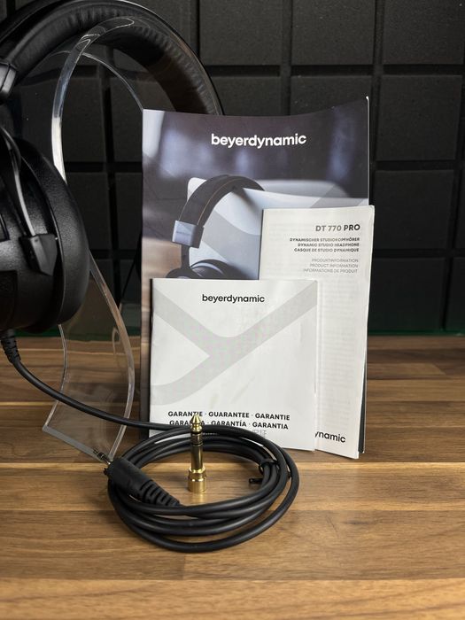Beyerdynamic DT 770 PRO 32 ohm (Доставимо кур’єром — БЕЗКОШТОВНО!)
