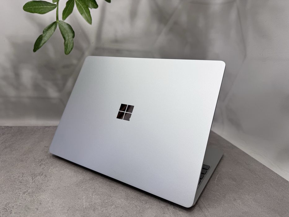 Сенсорний Microsoft Surface Laptop Go/i5-1035G1/4 ядра/8GB/128GB/FHD