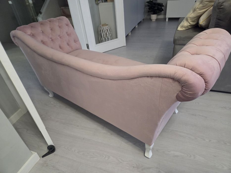 Sofa capitone rosa