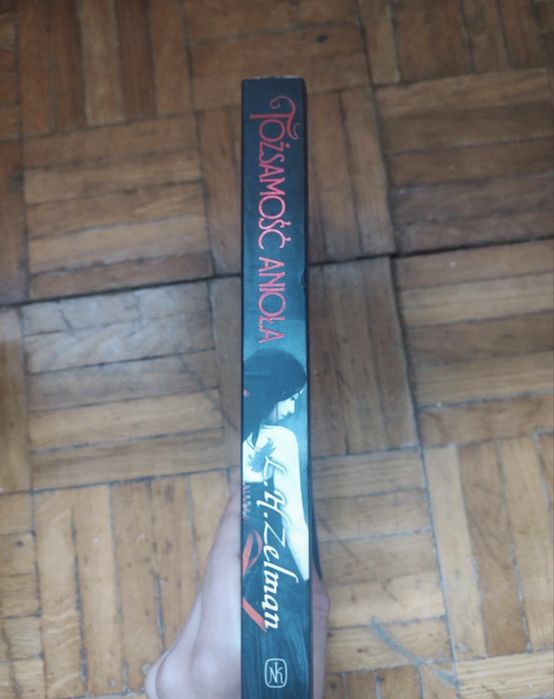 Książka ,, Tożsamość anioła" L.H. Zelman