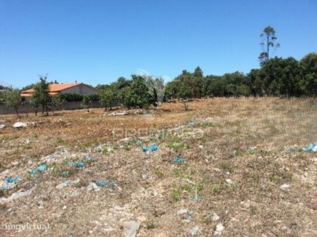 Lote de Terreno para Construção Industrial em Turquel — Turquel, Leiria