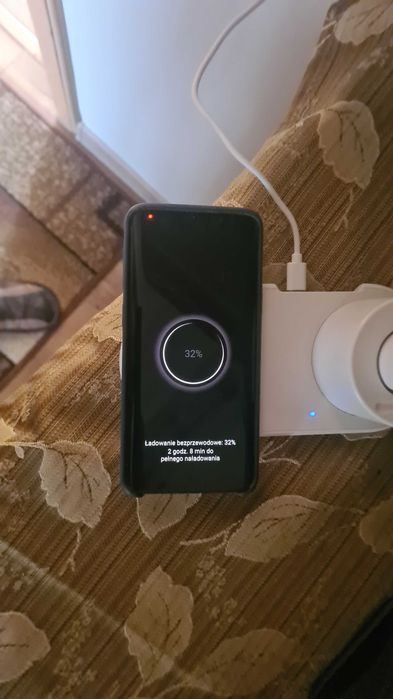 Ładowarka do smartfona i smartwacha bezprzewodowa indukcyjna