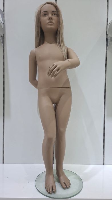 Manequim feminino corpo inteiro com cabelo – usado