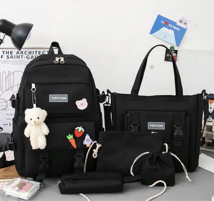 Шкільний рюкзак 1+4, новенький ціна вказана за комплект