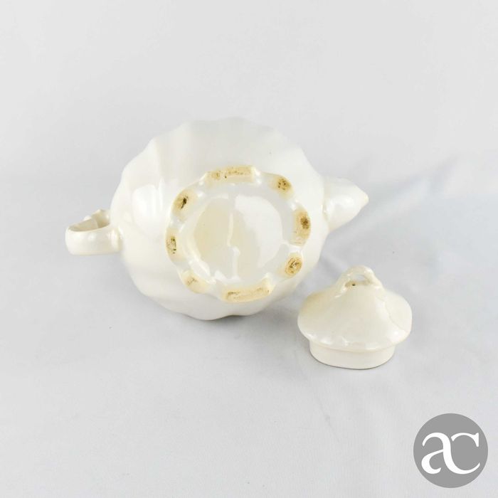 Bule e açucareiro em faiança séc. XIX