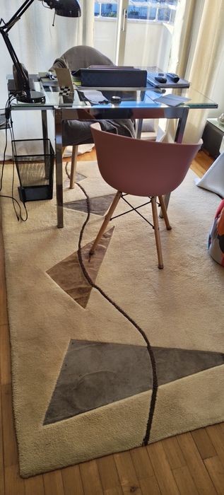 Carpete escritório 100% lã.  Também dá para mesa de jantar