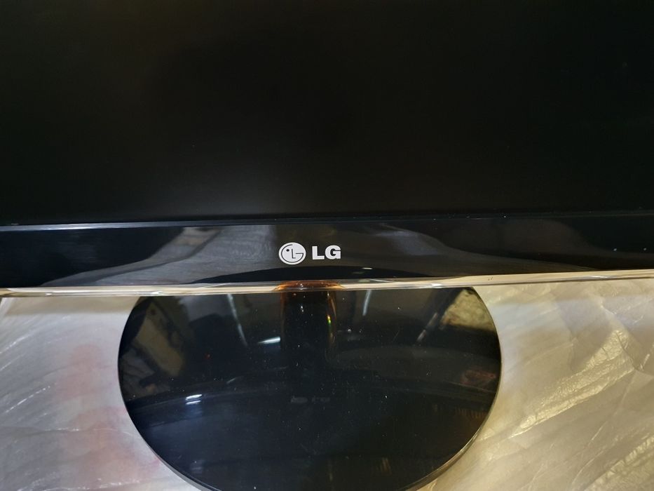 Монитор IPS LED 55см LG ips226 1800 гривен.