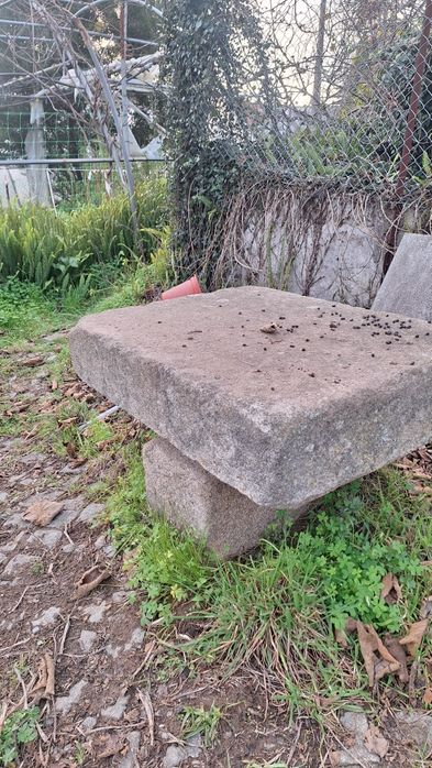 Pias de pedra antigas