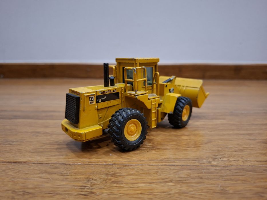 Model NZG 237 Caterpillar 966D 1:50