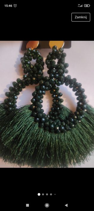 kolczyki w kolorze butelkowej zieleni