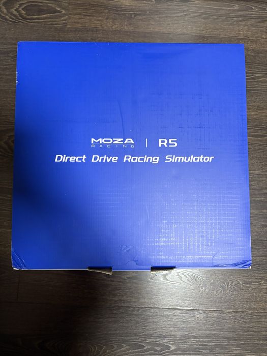 Moza R5 Bundle (руль + база + педалі + накладка)