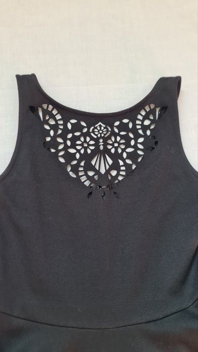 Літній чорний сарафан, сукня