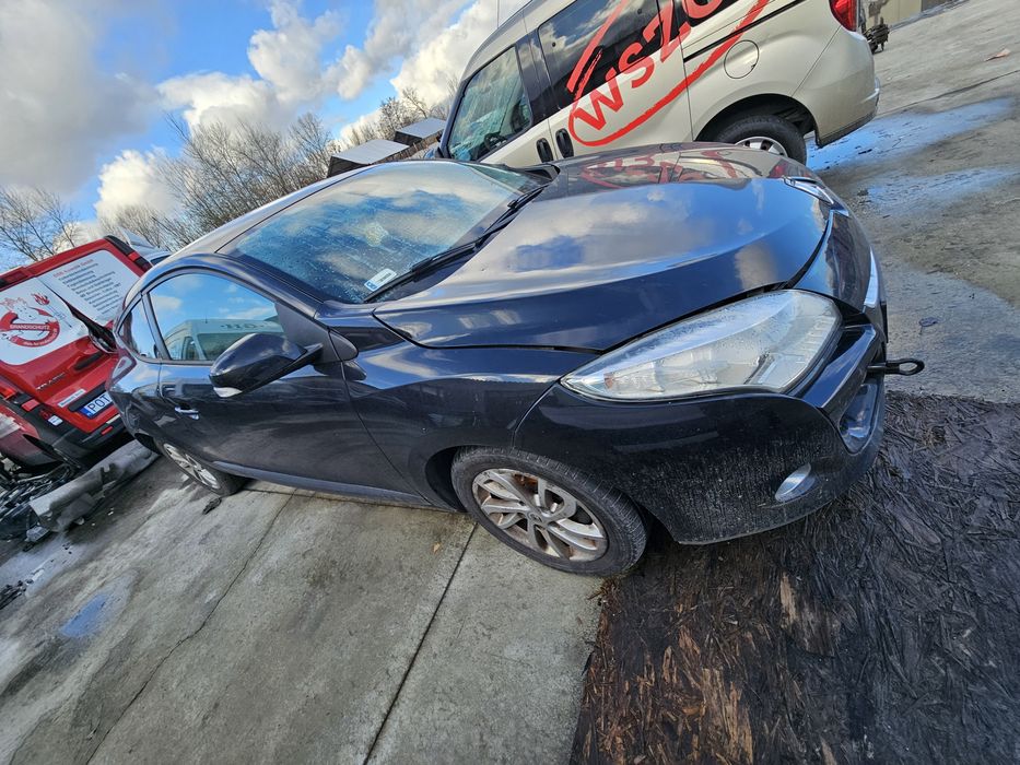 Renault Megane III TEGNE coupe zderzak przód
