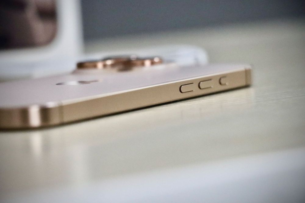 Продам iPhone 16 Pro Max, 256 ГБ