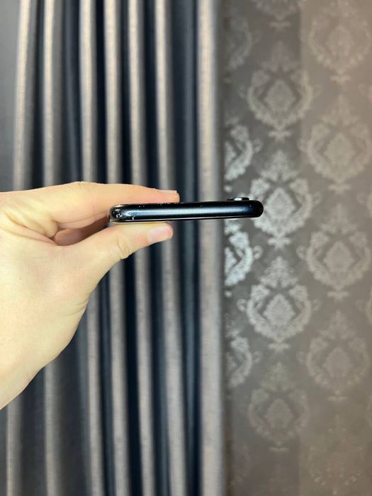 Продам iPhone Xr (айфон хр)