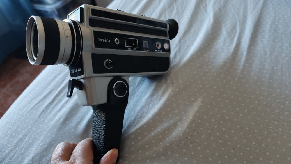 Máquina de filmar YASHICA câmera de 8 milímetros com mala de arrumação original