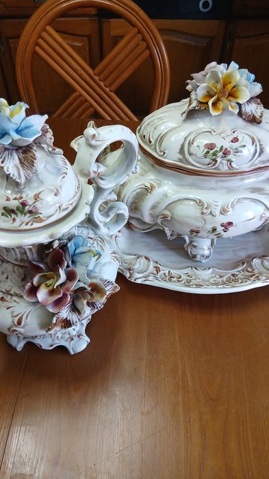 Centro de mesa/ Peças decorativas de loiça