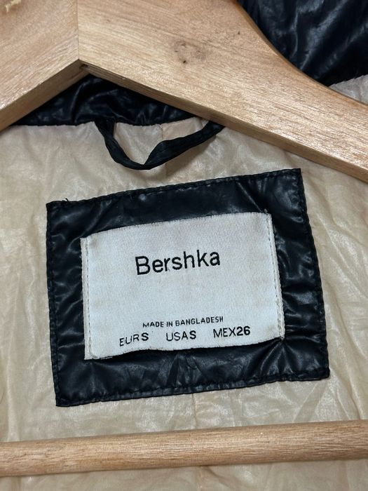 Женский пуховик укороченный  S размер дутик bershka jacket
