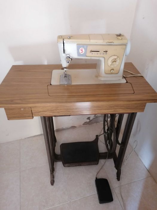 Maq. costura Singer vintage pagamento numerário no ato do levantamento