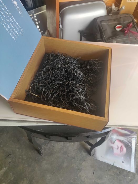 Caixa com esconderijo