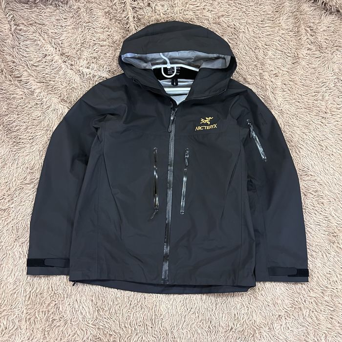 КРУТАЯ КУРТКА ВЕТРОВКА Gore tex pro Arcteryx rab Haglofs из новых коллекций 1:1