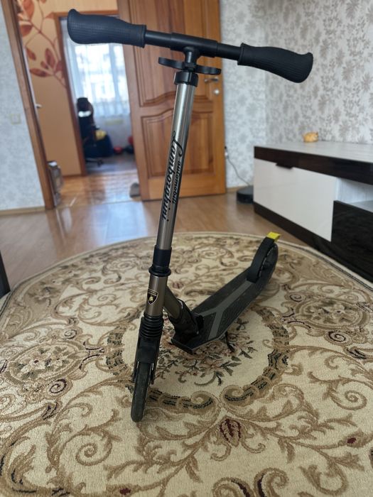 Продам самокат Lamborghini