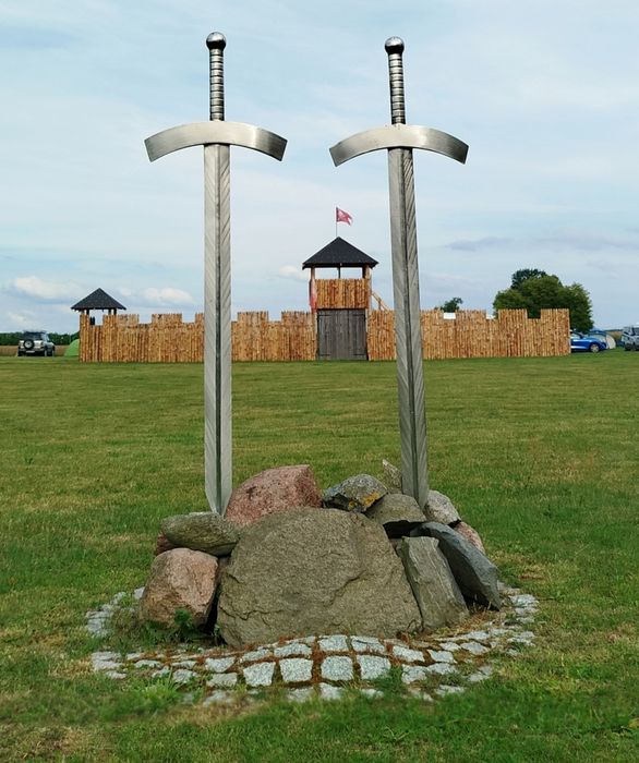 Pole namiotowe Dwa Miecze