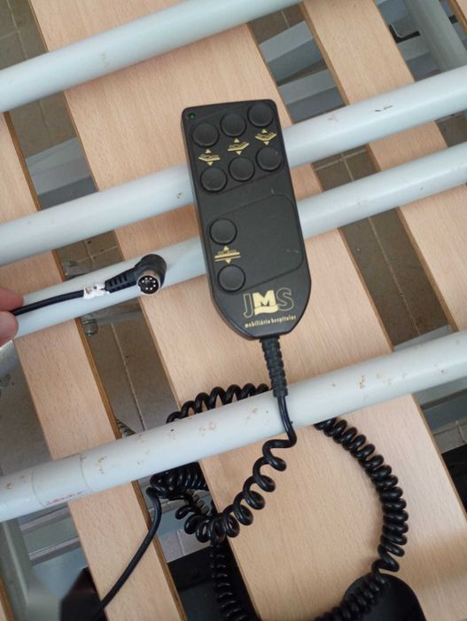 Cama Articulada Hospitalar Trimotora e Elevatória c/ Grades de Proteção