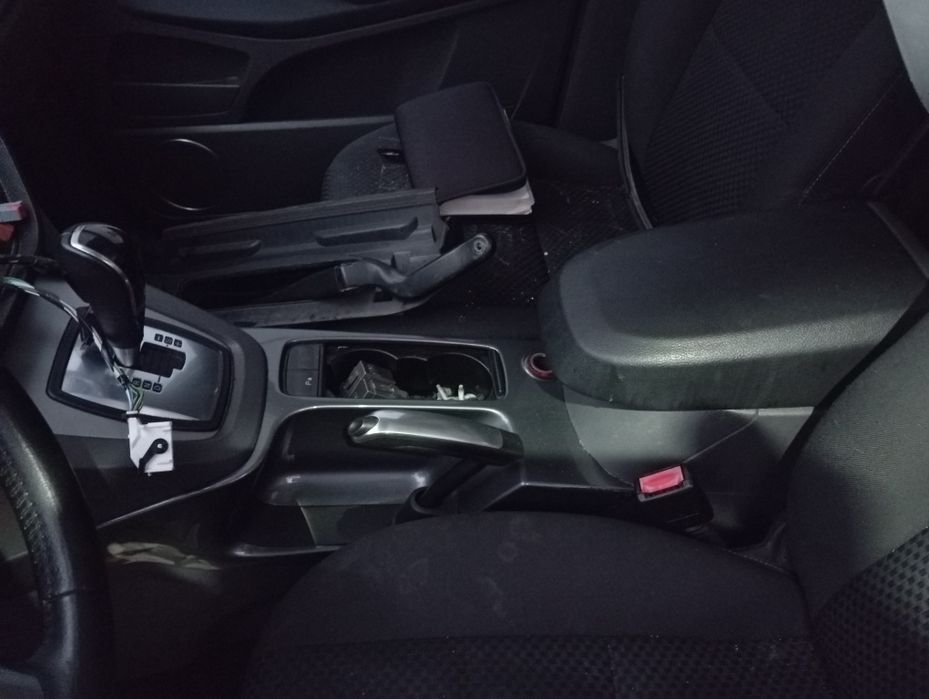 Ford Focus C-Max podłokietnik fotel fotele tapicerka Titanium