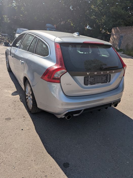 Передній бампер Volvo S60 V60 R-design 2011р 1.6d2