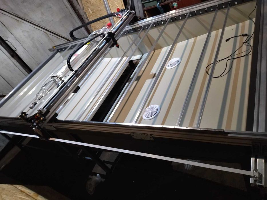 Лазерний станок CO2 із ЧПК/ВИРОБНИЦТВО