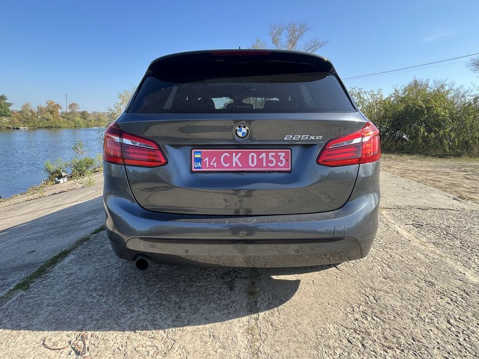 BMW 225xe гібрид та електро